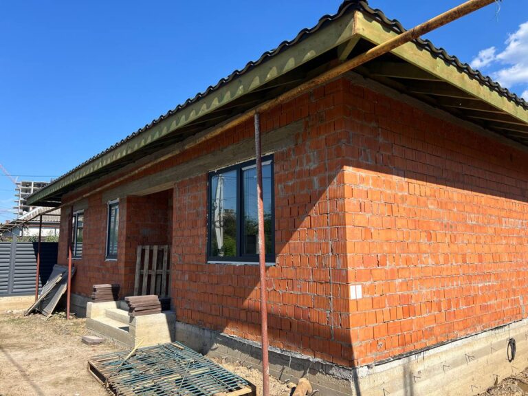 Металопластикові та алюмінієві конструкції: ідеальне поєднання для сучасного будинку