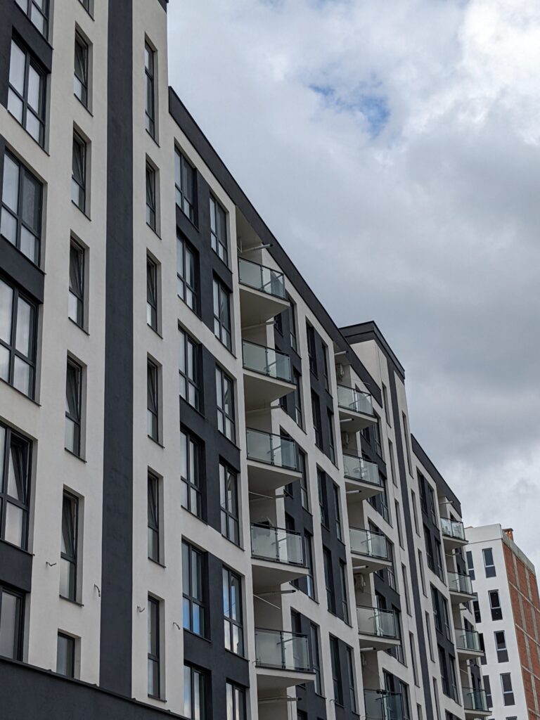 ЖК Comfort city з вікнами Нобілекс віконні системи